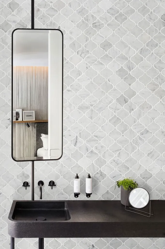 Carrara Lanterns Lifestyle.webp